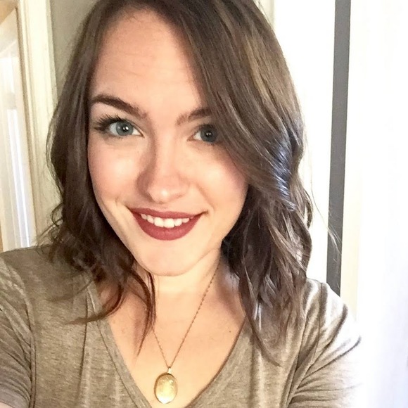 Meet your Posher, Shea - Picture 1 of 1